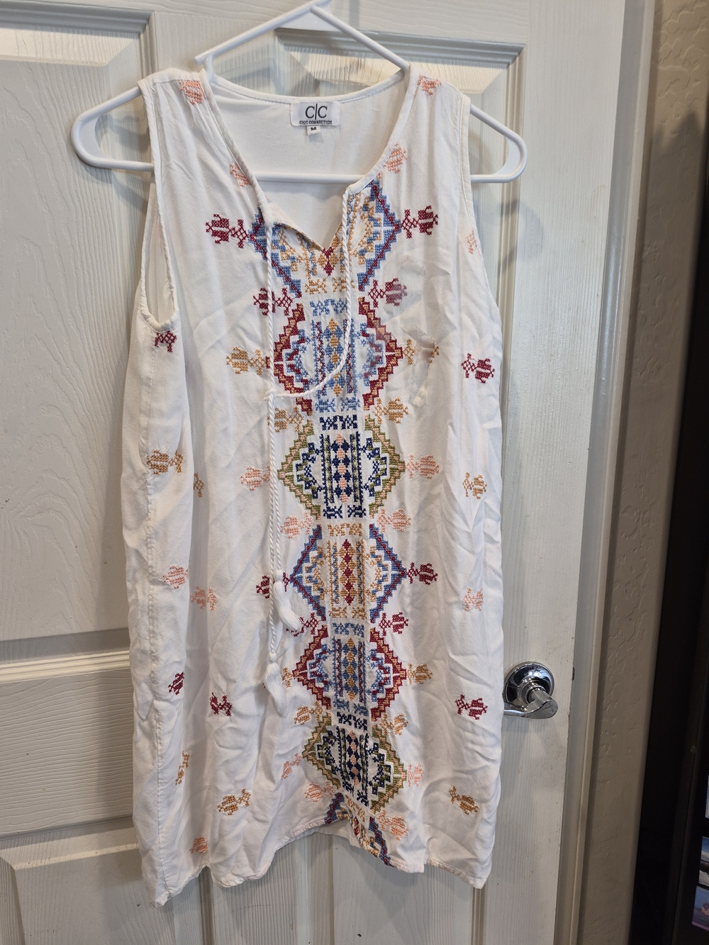 C&C White Sleeveless Embroidered Mini Dress with Multicolor Trim